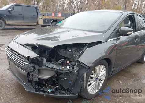 2015 Ford Focus Titanium из США, поврежденный, VIN 1FADP3J28FL293822